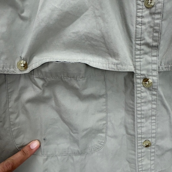 PS 14 Columbia Vented Tan/Gray Short Sleeve Button Shirt Damage on Front Pocket - Picture 4 of 4